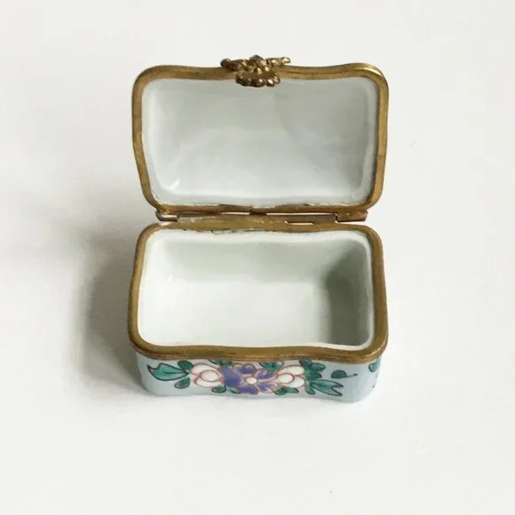 Vintage Porcelain Hand Painted Floral Trinket Needle Box Hinged Lid Cottage Core - Picture 6 of 7